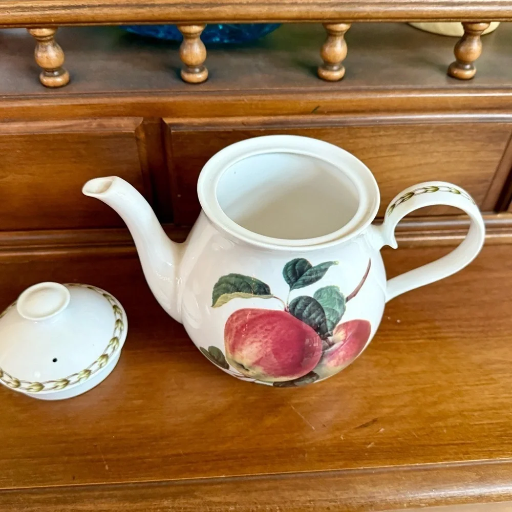 Royal Horticulture Society Hooker's Fruit Fine Bone China Teapot